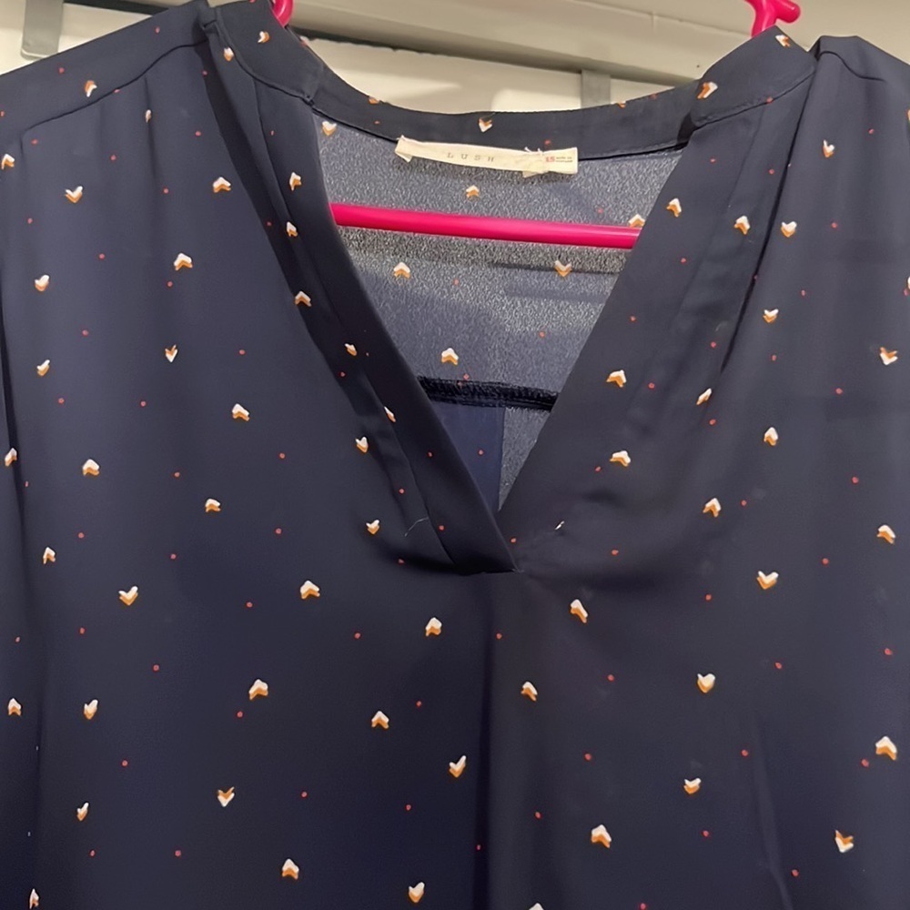 Lush navy blue patterned v neck blouse XS - Picture 2 of 2